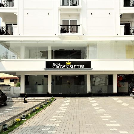 Hotel Crown Suites Kochi Екстериор снимка
