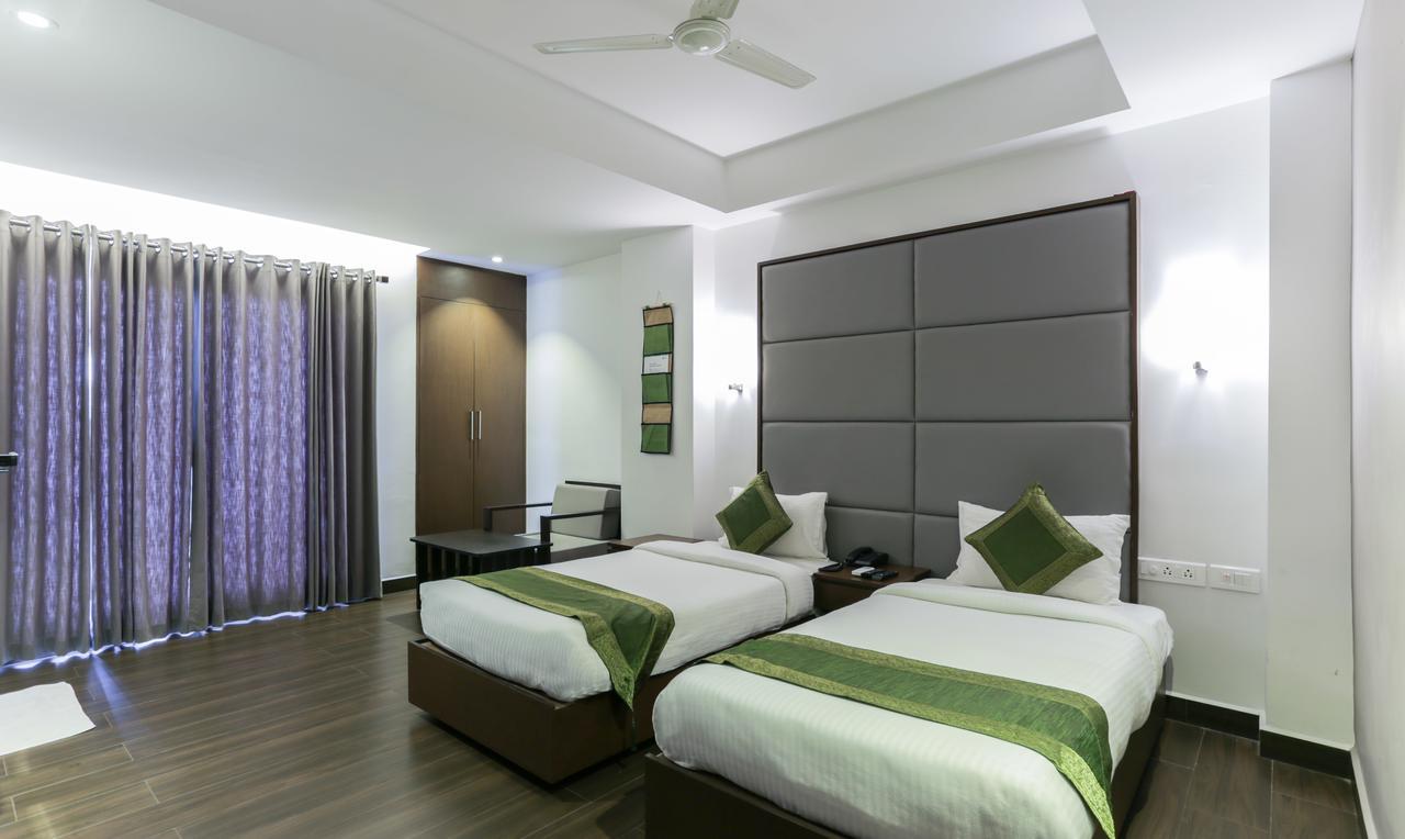 Hotel Crown Suites Kochi Екстериор снимка