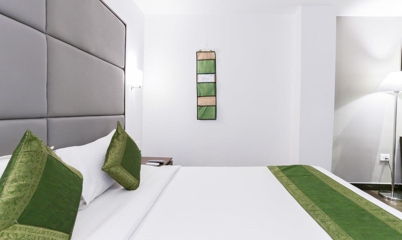 Hotel Crown Suites Kochi Екстериор снимка