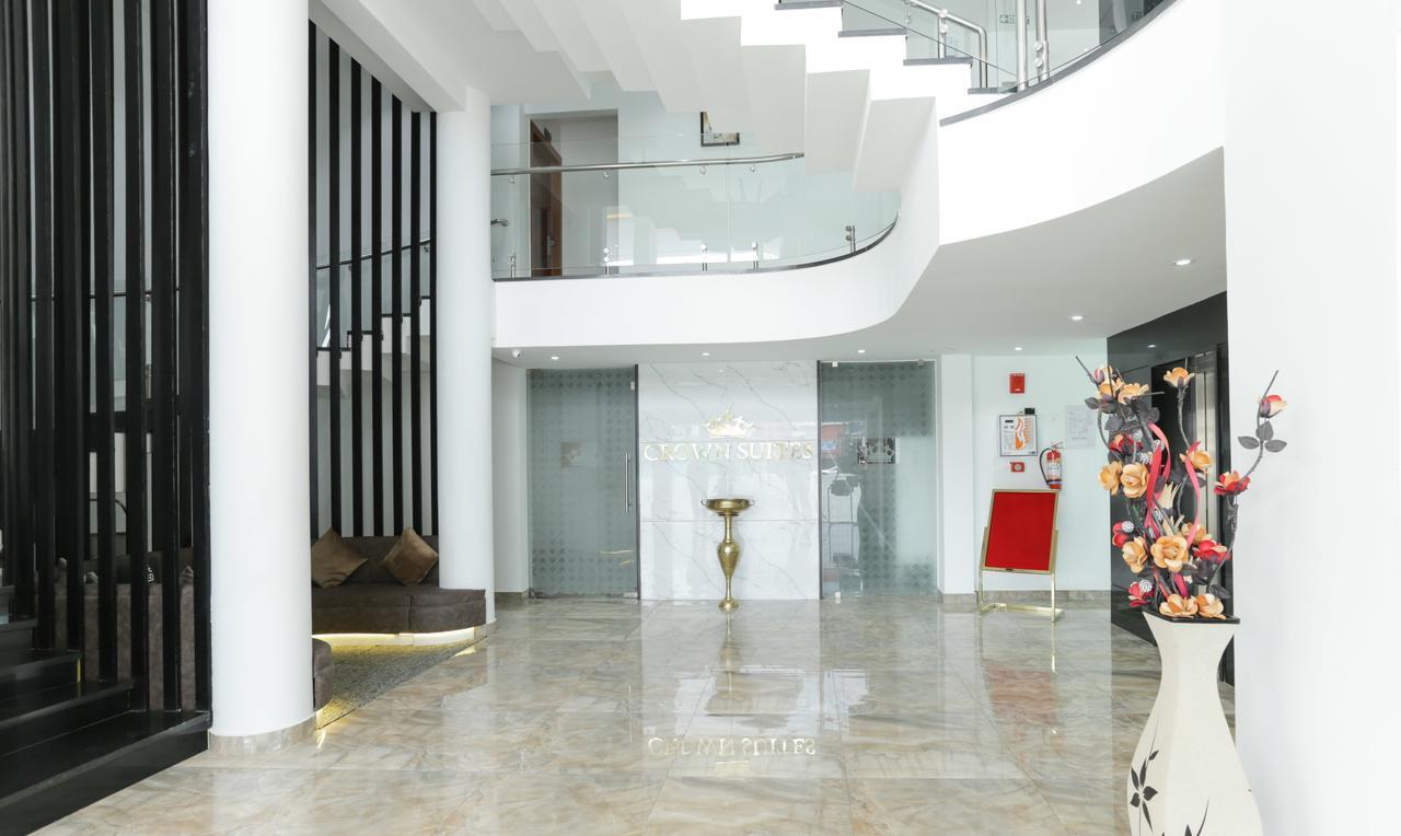 Hotel Crown Suites Kochi Екстериор снимка