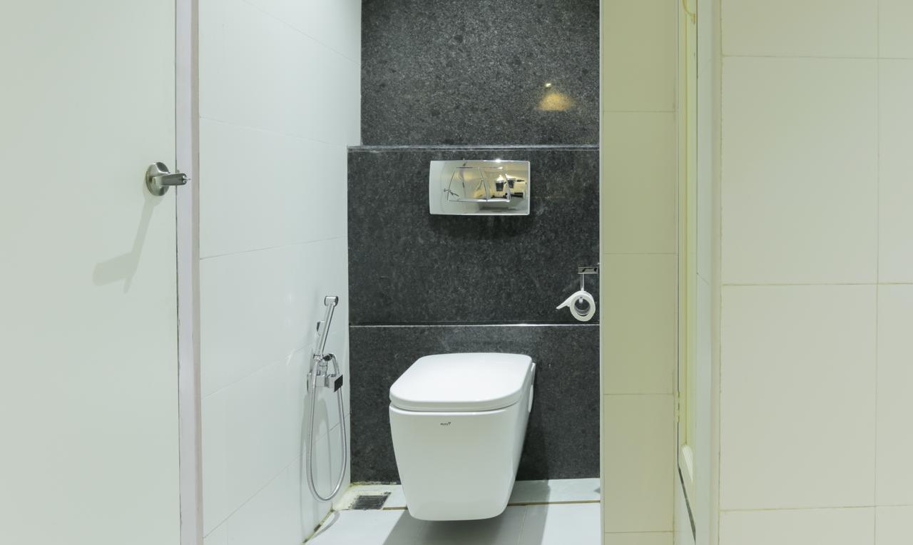 Hotel Crown Suites Kochi Екстериор снимка
