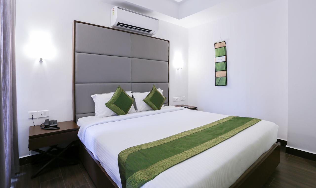 Hotel Crown Suites Kochi Екстериор снимка