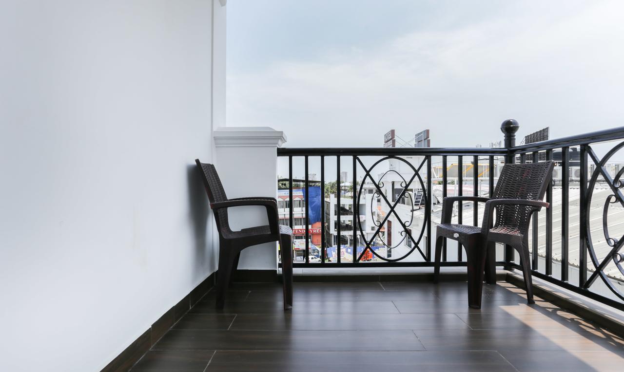 Hotel Crown Suites Kochi Екстериор снимка