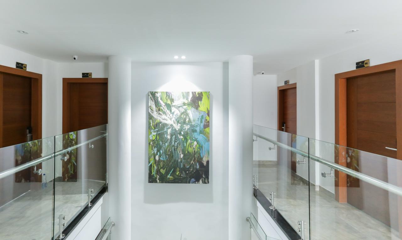 Hotel Crown Suites Kochi Екстериор снимка